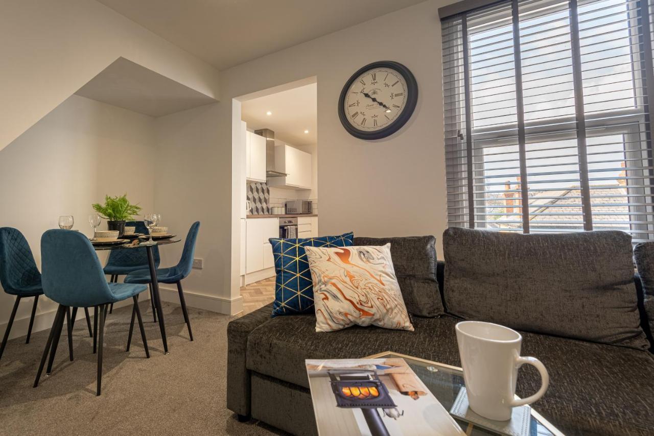 1 Bed Central - Free Parking - Long Stay Offer Strood Buitenkant foto