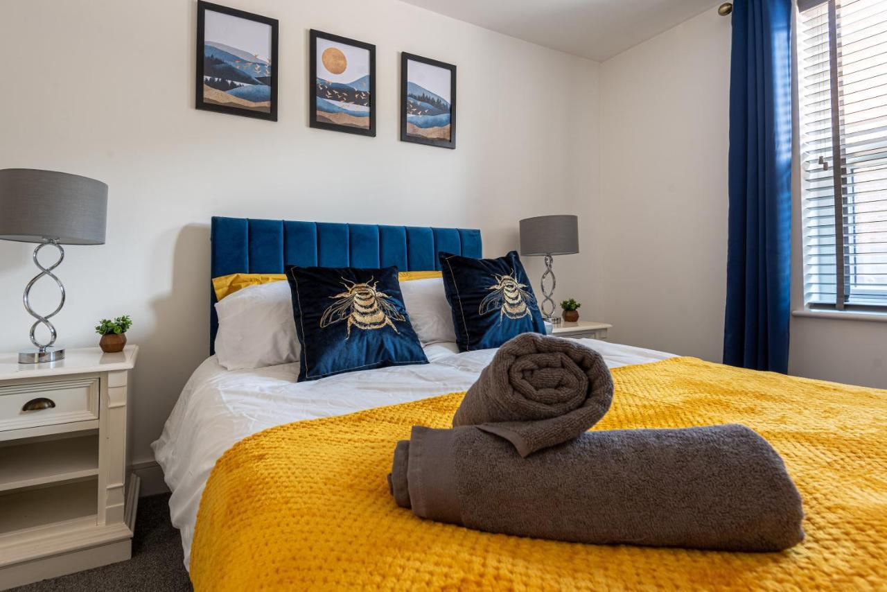1 Bed Central - Free Parking - Long Stay Offer Strood Buitenkant foto